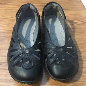 Black patterned shoes